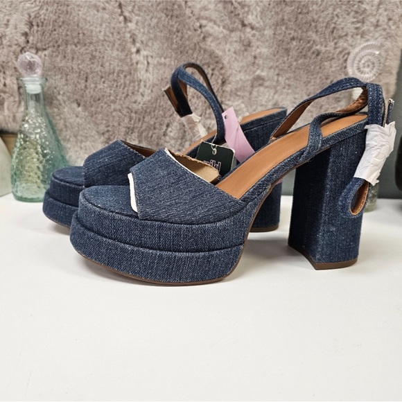 Denim platform heels NWT - Picture 3 of 7